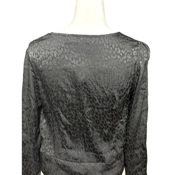 Michael Kors Crop Length Blouse Front Tie Animal Jacquard Print Black Large NWT - Picture 6 of 9